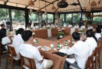 Menteri Pertahanan Prabowo Subianto menghadiri acara makan siang dan diskusi bersama Menteri BUMN Erick Thohir. (Dok. Tim Media Prabowo Subianto)