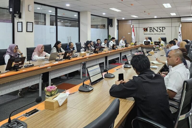 Kementerian PUPR & LPJK ke BNSP koordinasi sistem informasi sertifikasi tenaga kerja konstruksi dan SOP penerbitan sertifikat kompetensi tenaga kerja konstruksi, Jakarta (26/3/24). (Doc.BNSP)
