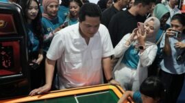 Menteri BUMN Erick Thohir di acara Family Gathering Kementerian BUMN di di Taman Mini Indonesia Indah (TMII) Jakarta, Minggu (5/4/2024). (Instagram.com/@erickthohir)