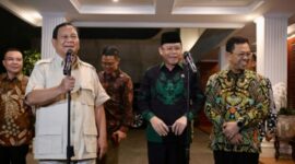 Presiden terpilih periode 2024-2029 Prabowo Subianto bersama Plt Ketua Umum PPP Muhamad Mardiono di kediaman Prabowo, Jalan Kertanegara, Jakarta, Kamis (15/8/2024). (Dok. Tim Media Prabowo Subianto)