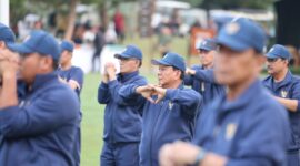 Presiden RI ke-8 bersama jajaran Menteri dan Wakil Menteri melakukan olahraga bersama di kawasan Akmil Magelang, Jawa Tengah, Minggu (27/10/2024). (Dok. Tim Komunikasi Prabowo Subianto) 
