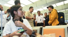 Wakil Menteri Komunikasi dan Digital Angga Raka Prabowo melakukan inspeksi langsung ke jalur Pantai Utara (Pantura). (Dok. komdigi.go.id)

